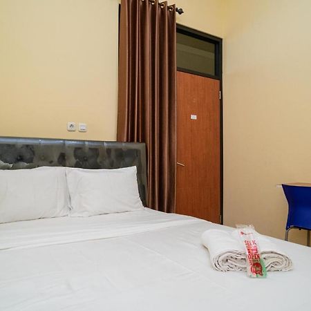 Reddoorz Syariah Near Jembatan Merah Plaza Krembangan Exterior foto
