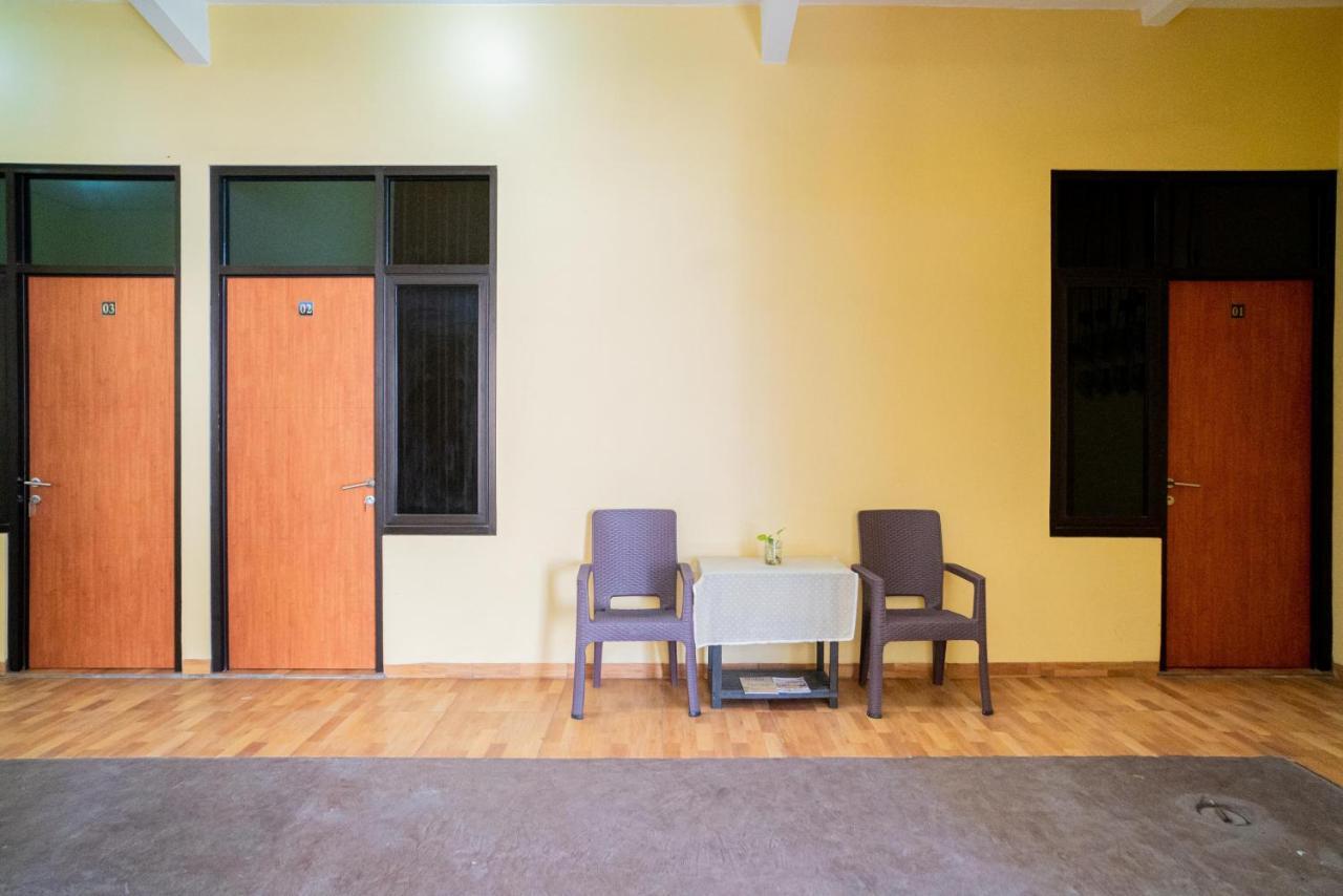 Reddoorz Syariah Near Jembatan Merah Plaza Krembangan Exterior foto